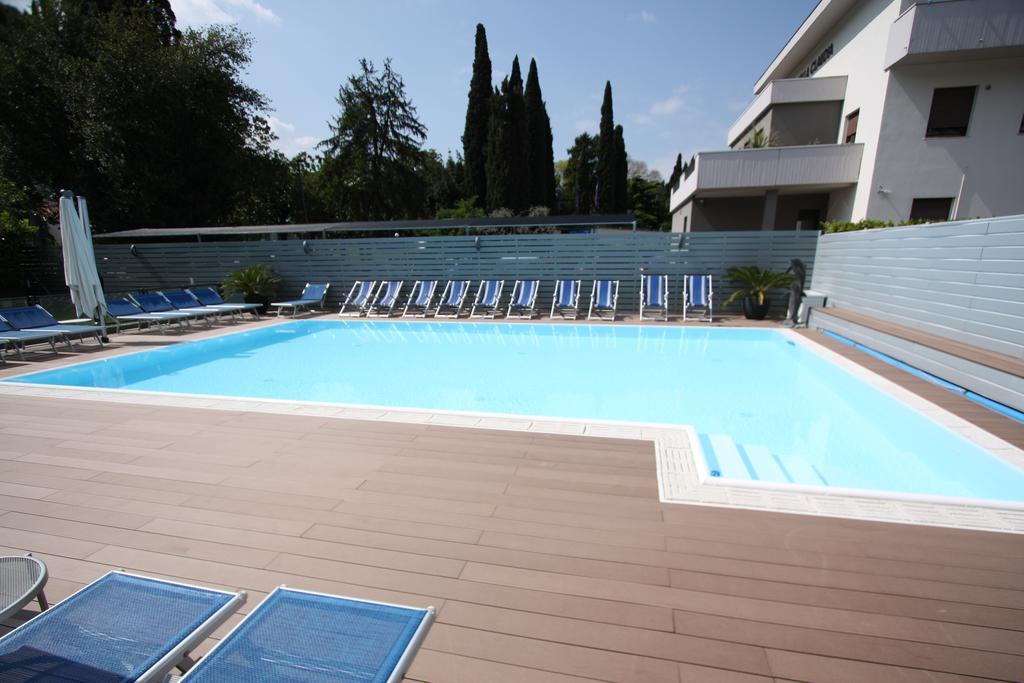 Hotel Miorelli Torbole Sul Garda Bagian luar foto