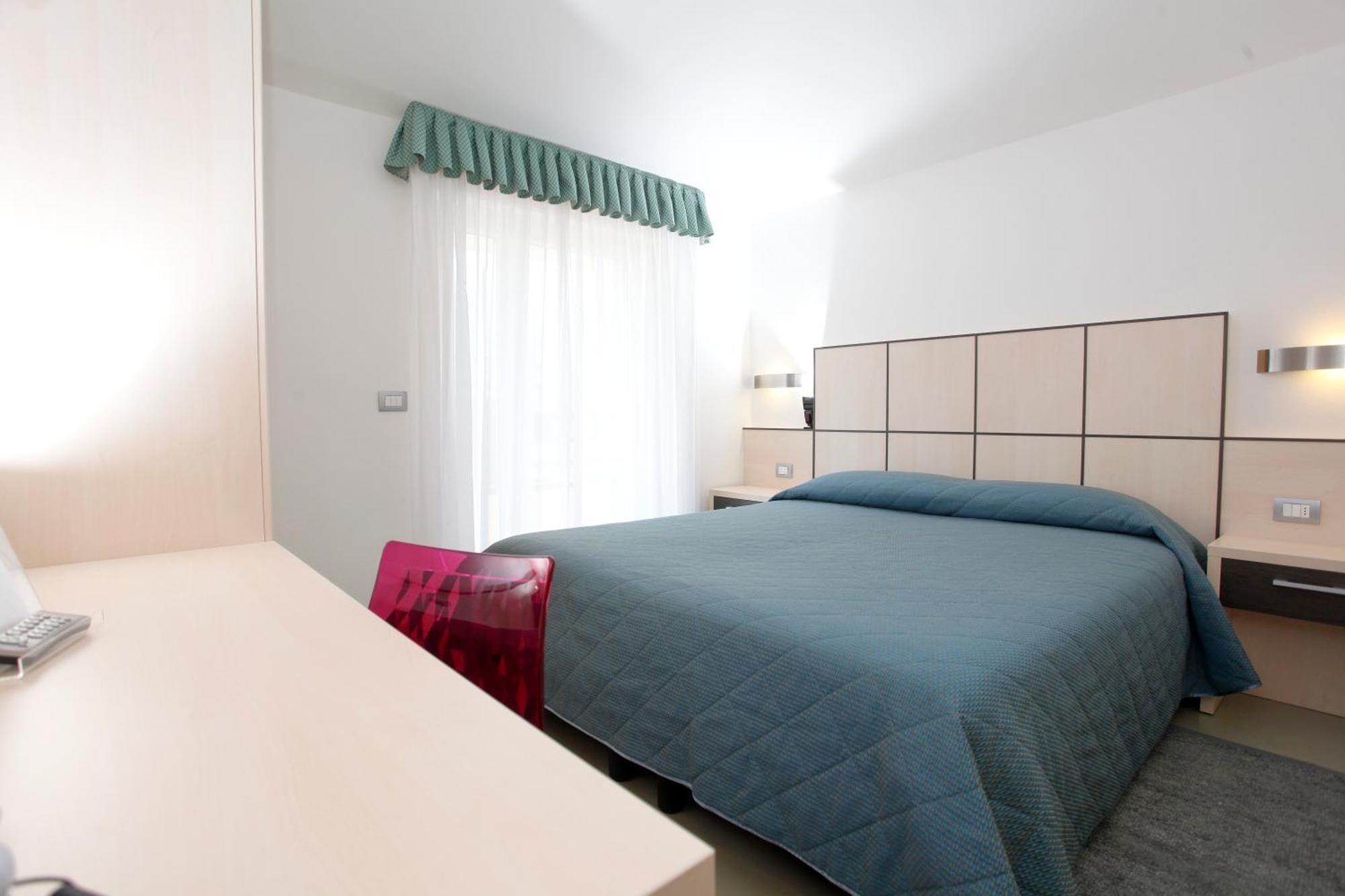 Hotel Miorelli Torbole Sul Garda Bagian luar foto