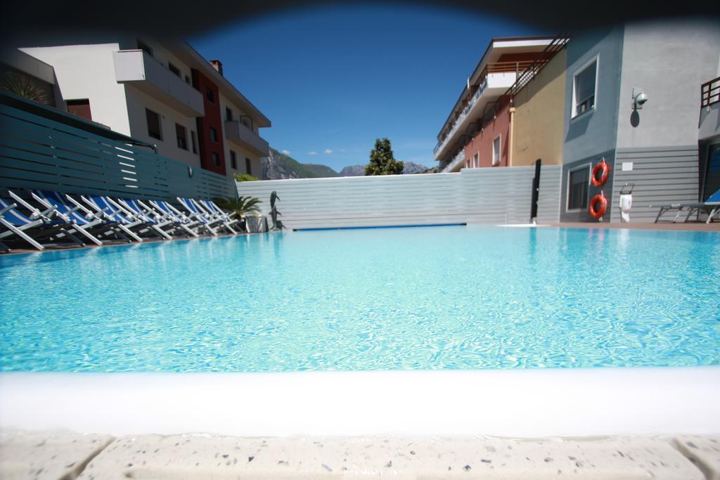 Hotel Miorelli Torbole Sul Garda Bagian luar foto