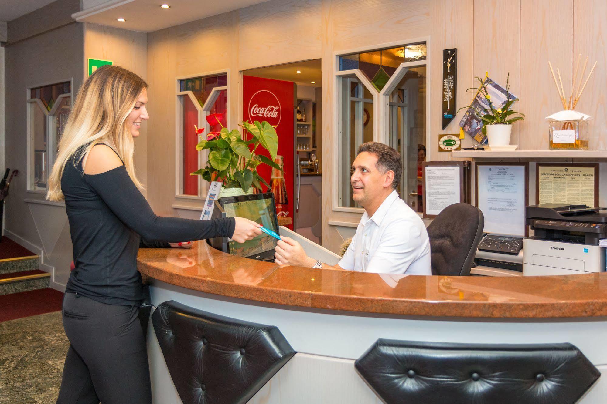Hotel Miorelli Torbole Sul Garda Bagian luar foto